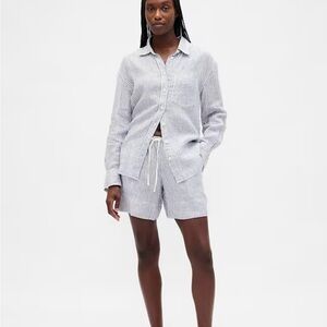 GAP Women's linen stripe shorts